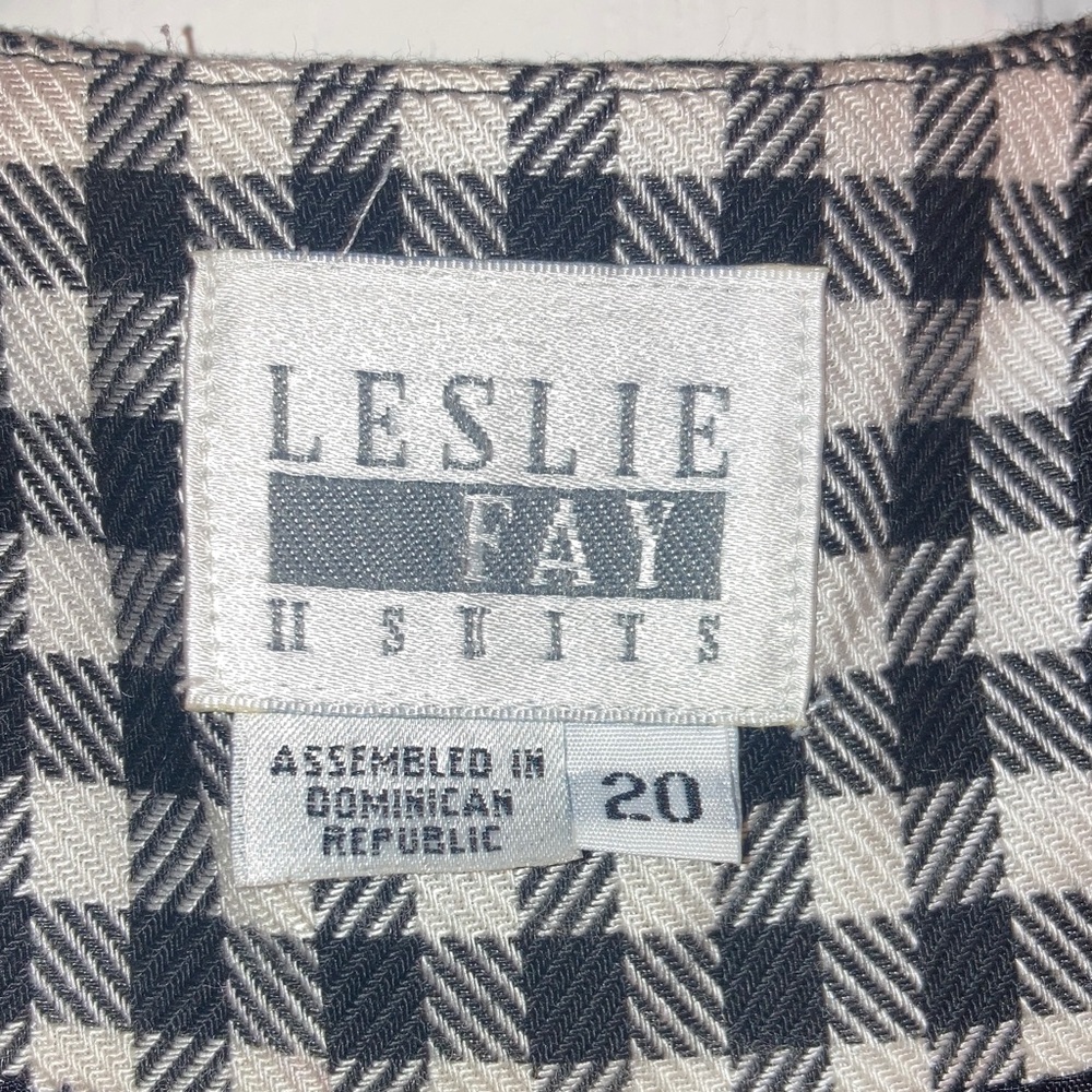 Leslie Fay Gingham Blazer in Black and White - Picture 2 of 3